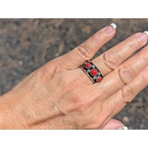 Navajo Sterling Silver Red Coral 3-Stone Band Ring Handmade‎ Southwest Sz 9 **